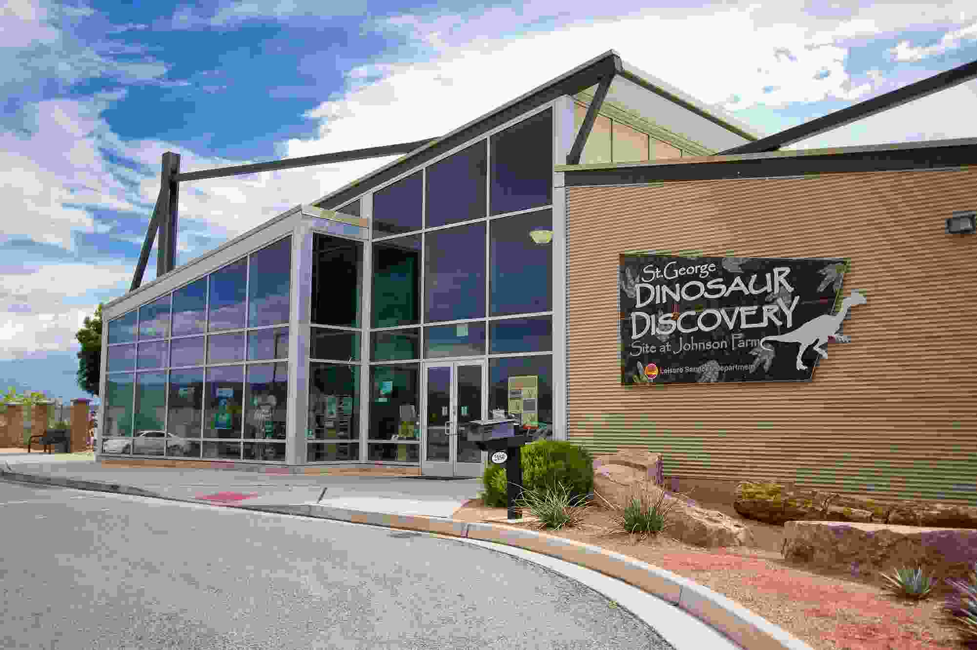 outside view of Dinosaur Discovery building in St George Utah