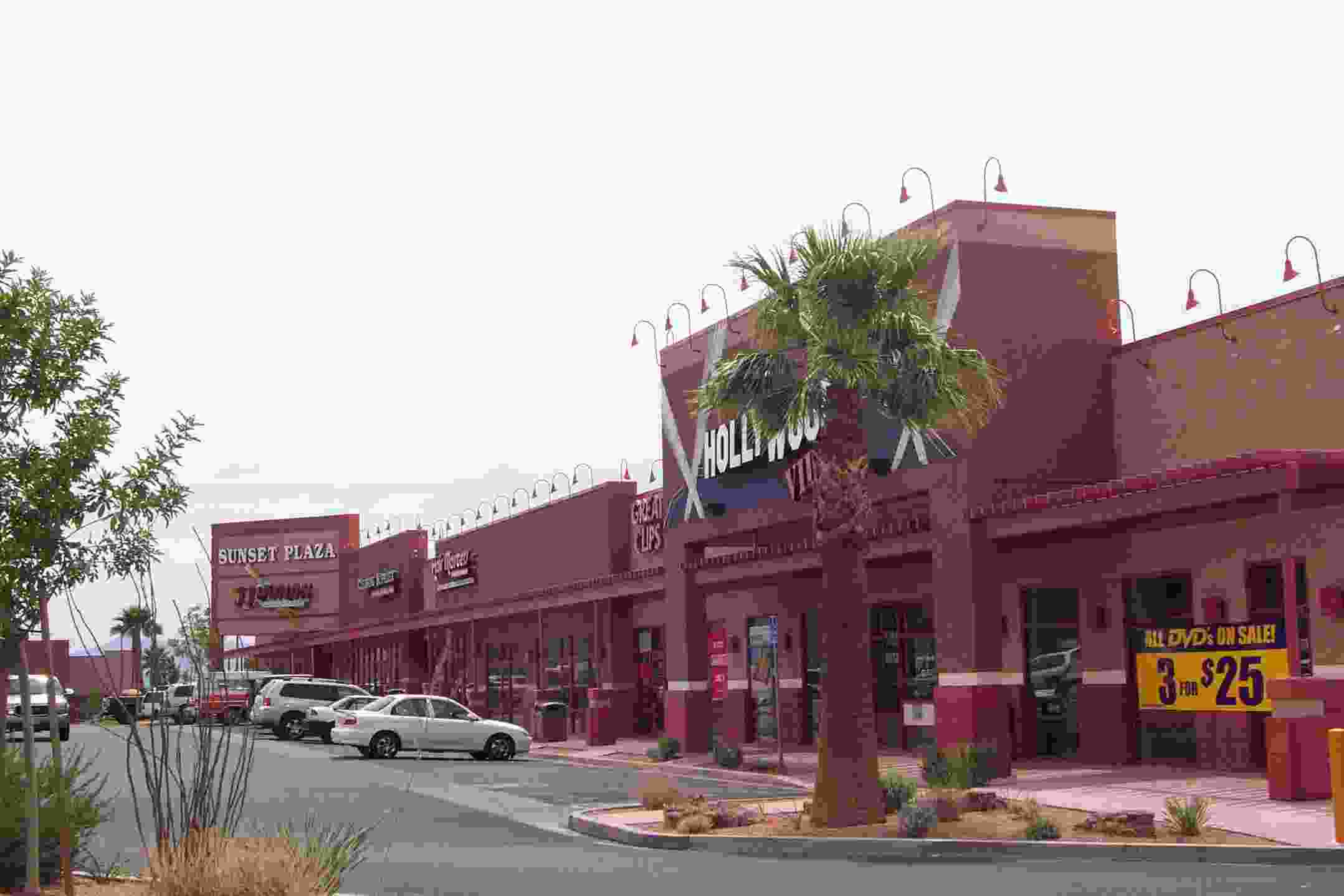 wide view of the sunset plaza shopping area in st george